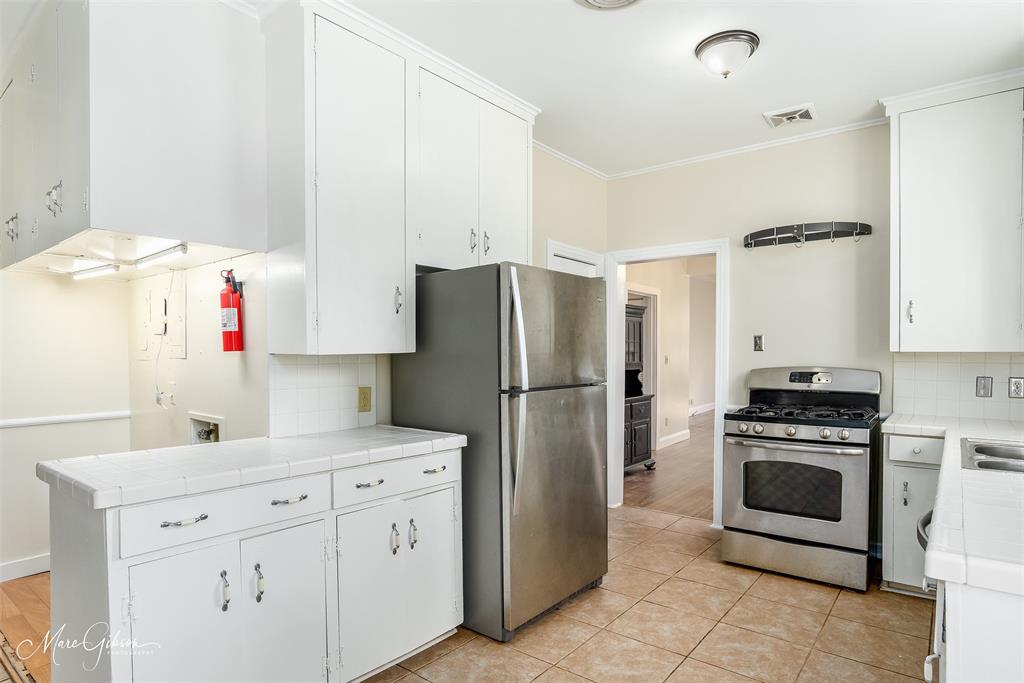 Currie Acreage - Residential