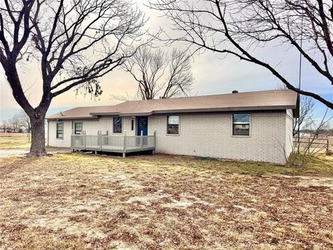 207 County Road 3214 Bridgeport TX 76426