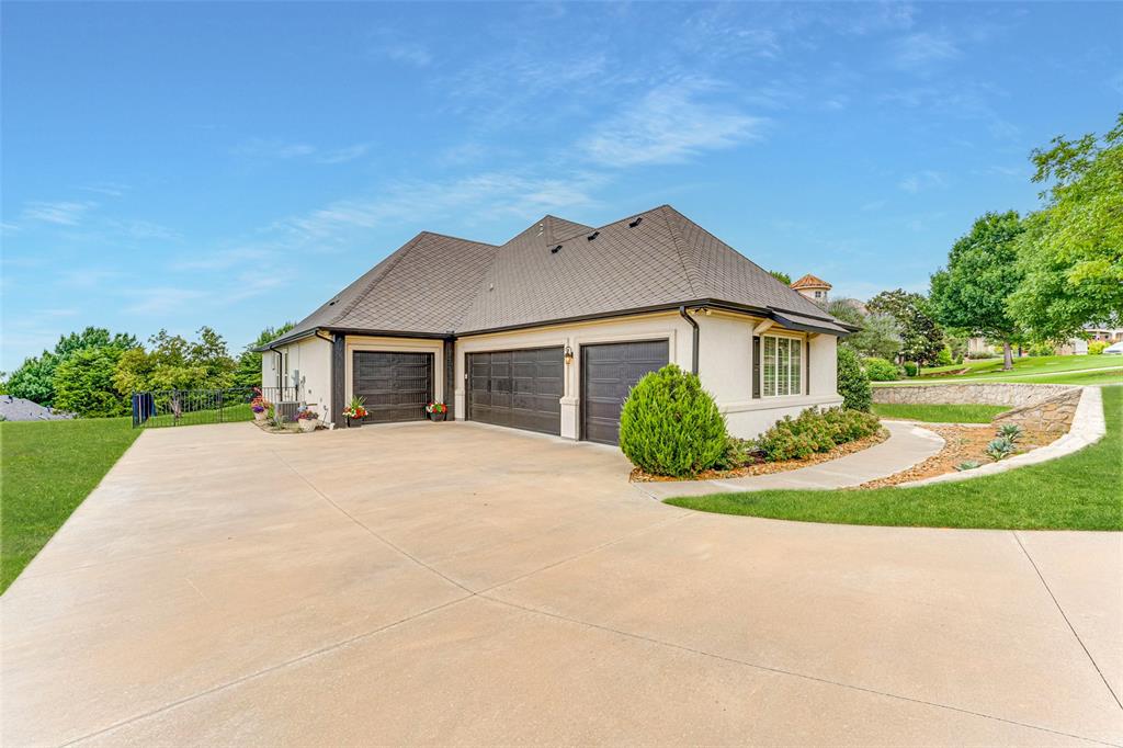 2412 Versailles Drive