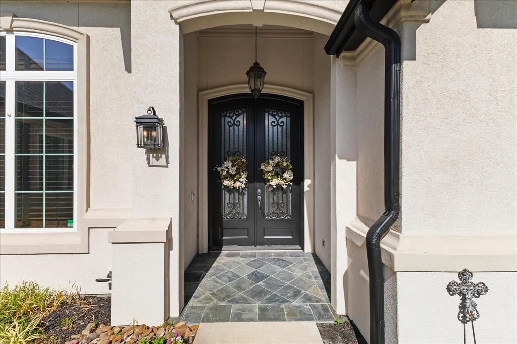2412 Versailles Drive