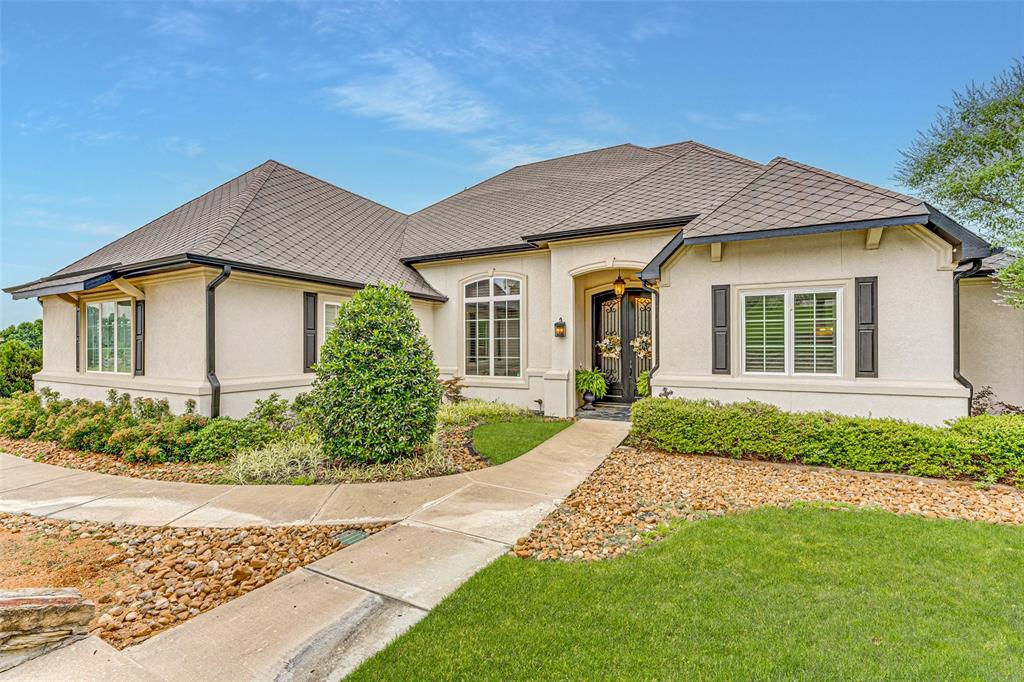 2412 Versailles Drive