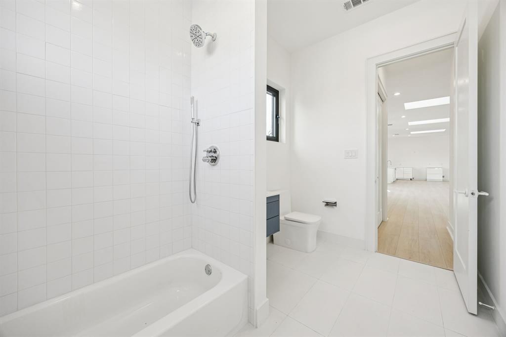 Dallas Land and Loan 03 - Commercial Sale