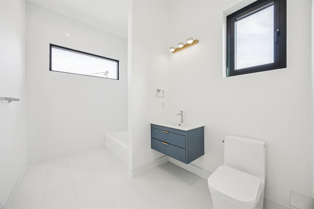 Dallas Land and Loan 03 - Commercial Sale