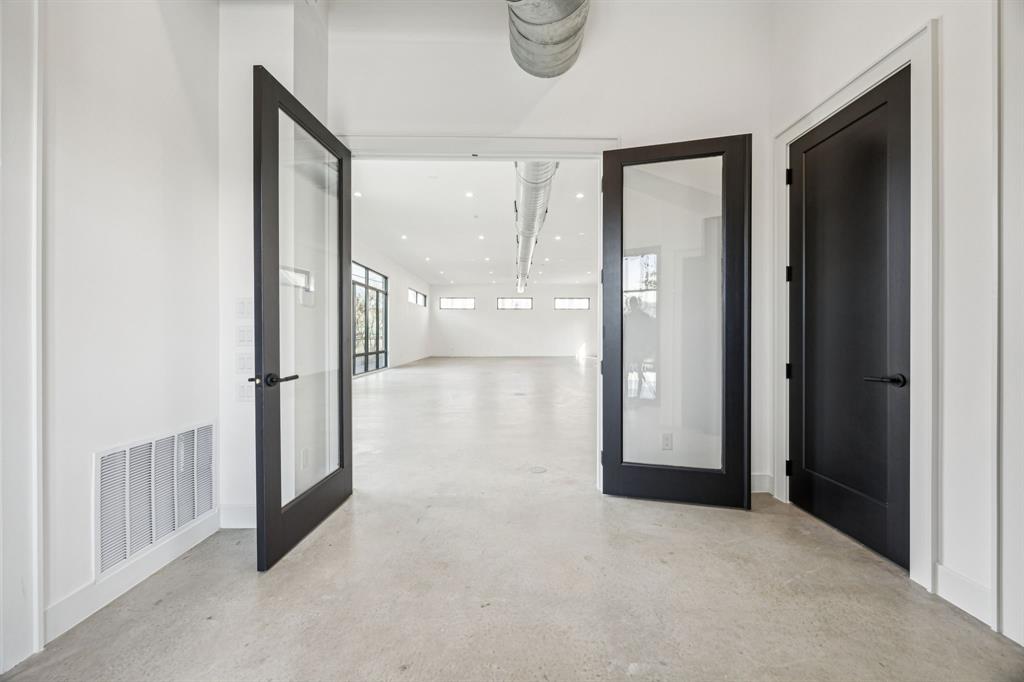 Dallas Land and Loan 03 - Commercial Sale