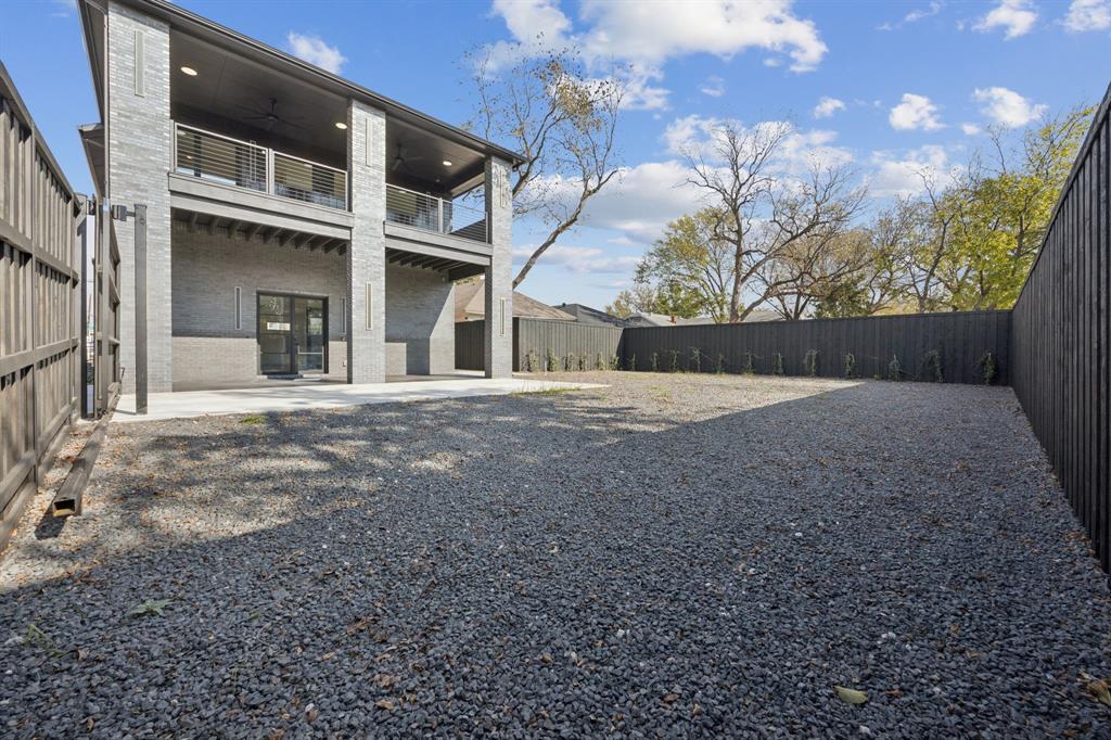 Dallas Land and Loan 03 - Commercial Sale