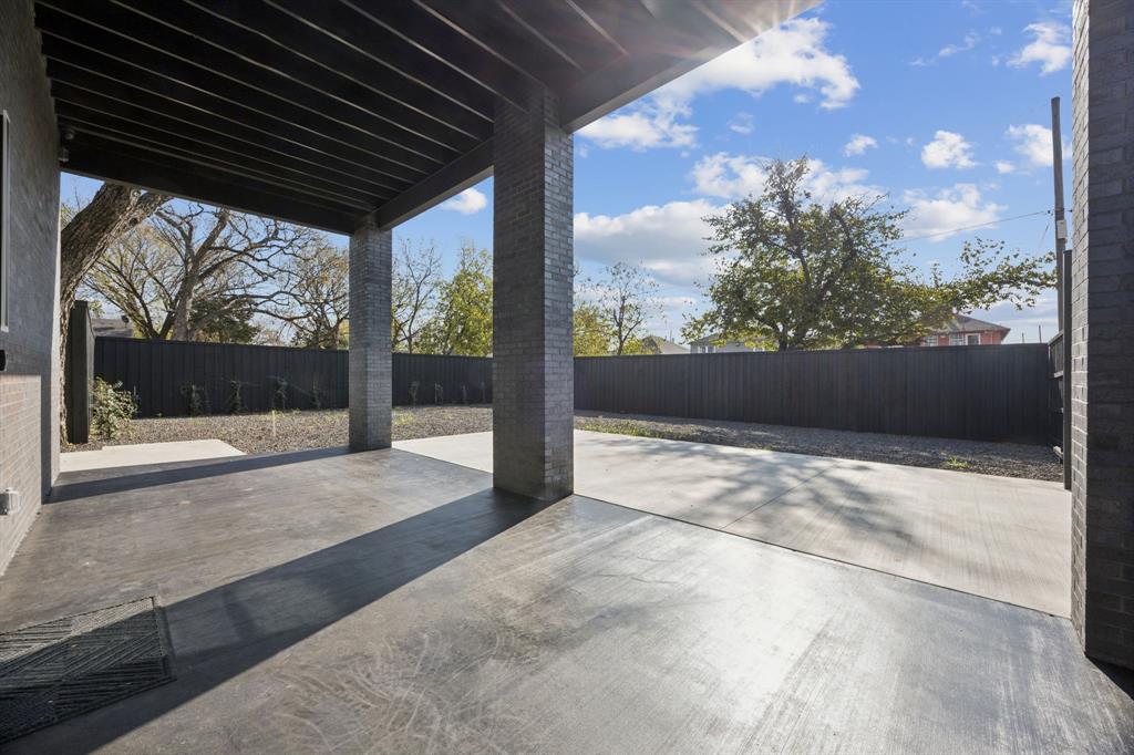 Dallas Land and Loan 03 - Commercial Sale