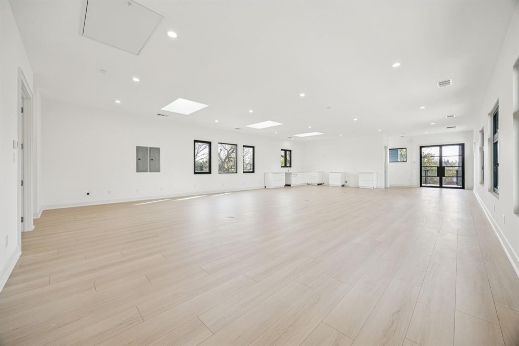 Dallas Land and Loan 03 - Commercial Sale