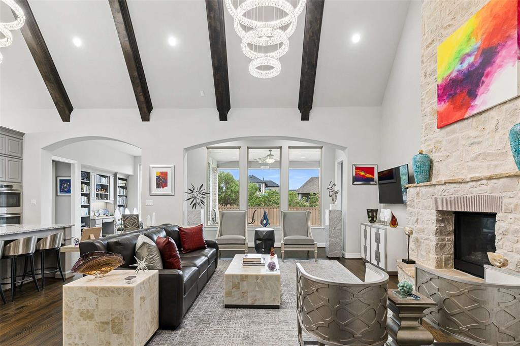 3925 Harrisburg Lane