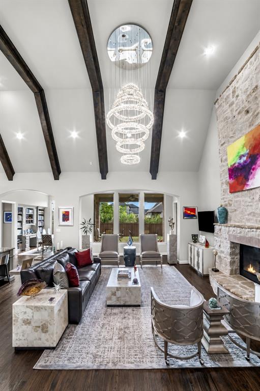 3925 Harrisburg Lane