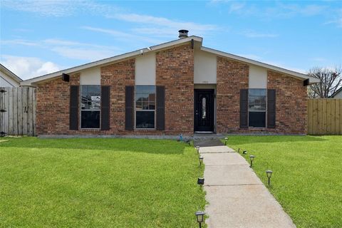 Photo of 1905 Montana Trail, Grand Prairie, TX 75052 (MLS # 21215205)