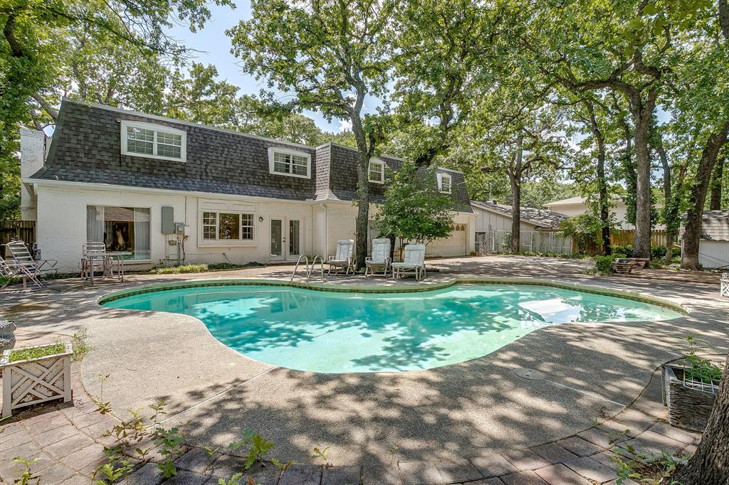 2458 Lakeview Circle