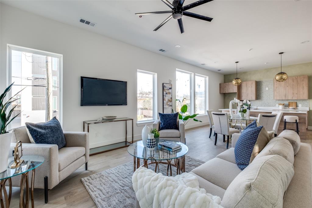 2015 N Prairie Avenue 102