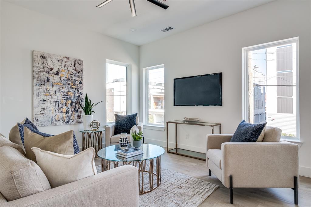2015 N Prairie Avenue 102