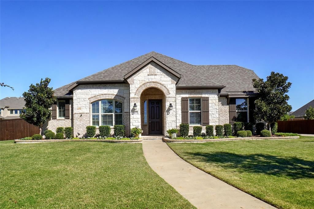 Photo of 310 Riverdale Road, Sunnyvale, TX 75182 (MLS # 21093910)