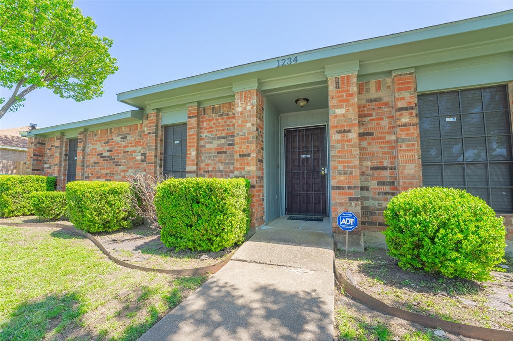 1234 Royal Oak Drive