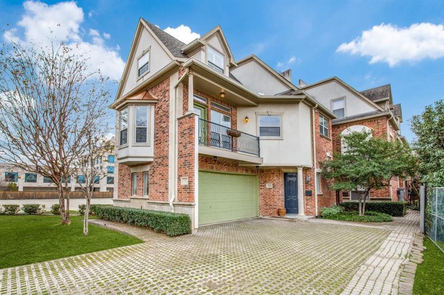 Short Term Lease! Welcome to this stunning 3-story, 2-bedroom, 2.5-bathroom townhome, where elegant design meets comfortable, urban living. Open concept floor plan with split bedrooms. The spacious main level (2nd floor) flows seamlessly, featuring an open-plan living and dining area. The living area offers a gas fireplace and multiple large windows, including a lovely bay window, that flood the space with natural light. The kitchen boasts modern white cabinetry, sleek granite countertops, and stainless steel appliances, including a built-in microwave, dishwasher, gas cooktop with separate oven and refrigerator. A breakfast bar connects the kitchen to the living area, great for casual dining. Tucked away on the third floor for privacy, the primary suite features a vaulted ceiling, reading or office nook, and an en-suite bath designed for relaxation. Indulge in the spa-like en-suite with dual vanity, jetted soaking tub, and a large separate shower. Guest bedroom is on the 1st level with private en-suite bath. Step outside to the flagstone patio off the guest bedroom or the balcony off the living area. This sophisticated townhome offers a blend of style, comfort, and convenience. Schedule your personal tour today! Owner must approve all pets. Short term lease only. Lease must expire by 4-30-26.