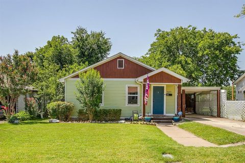 Photo of 5433 Como Drive, Fort Worth, TX 76107 (MLS # 21335978)