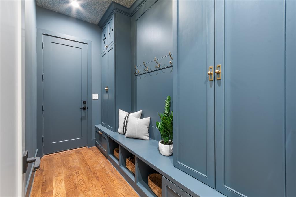 Lake Crest - Residential