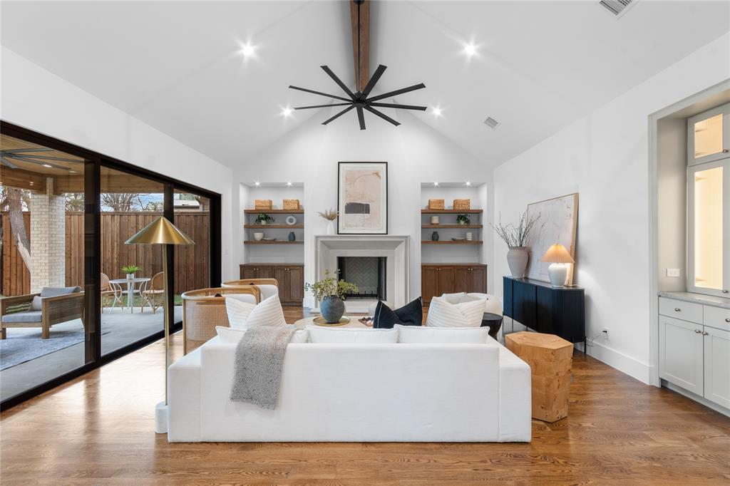 8611 San Fernando Way