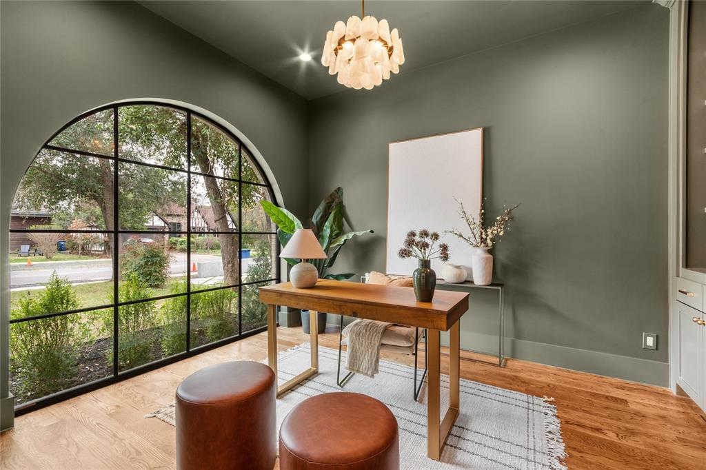 8611 San Fernando Way