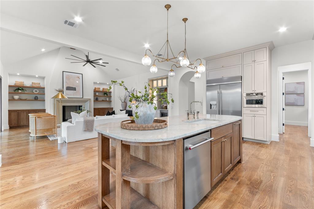 Lake Crest - Residential