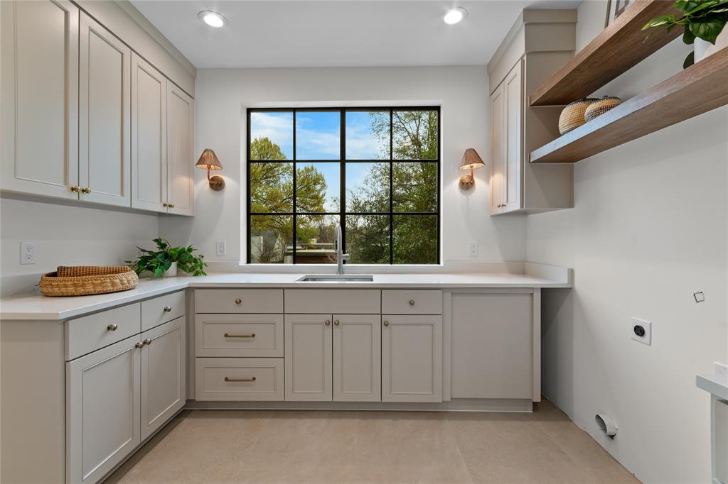 Lake Crest - Residential