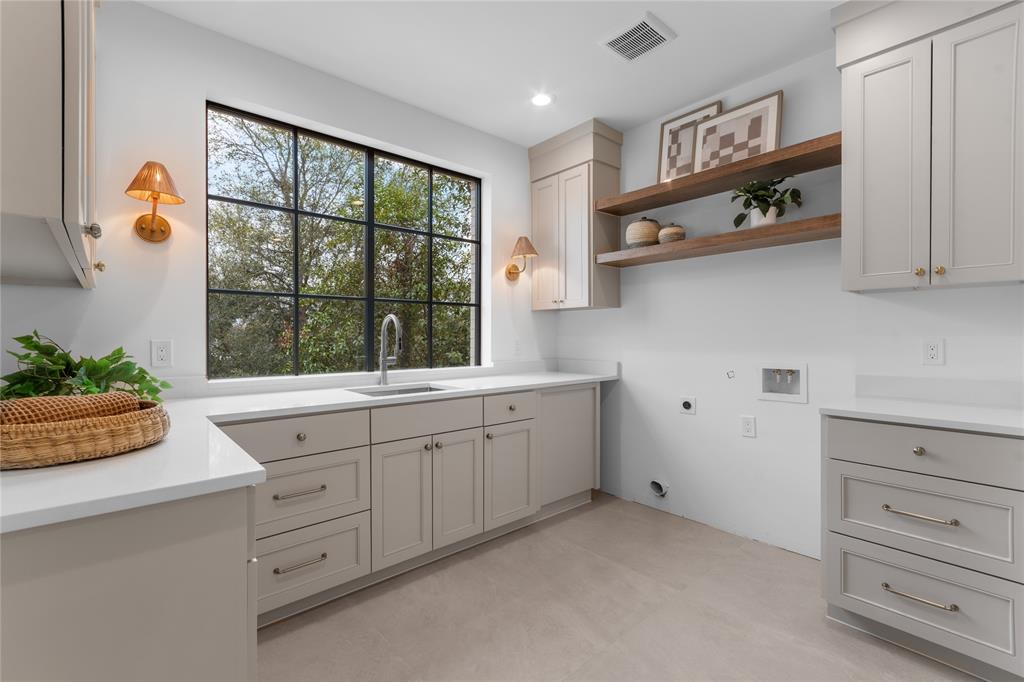 Lake Crest - Residential