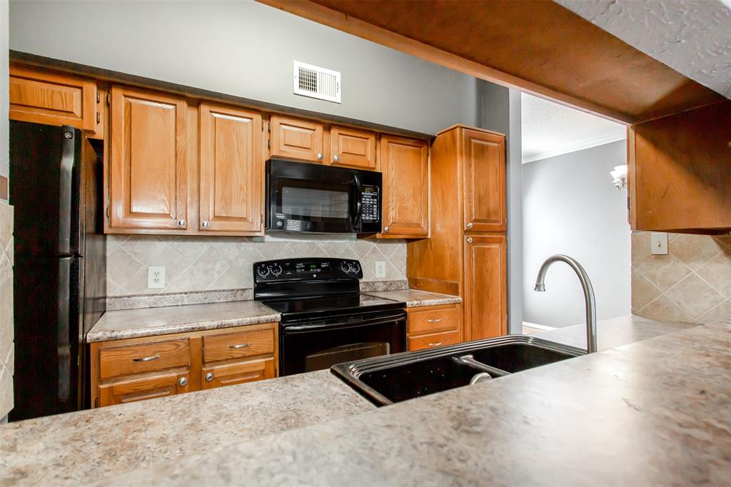 Oaks Of Lakewood Condo - Residential Lease