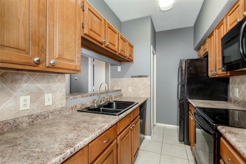 Oaks Of Lakewood Condo - Residential Lease