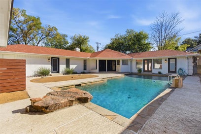 2201 Mistletoe Boulevard Fort Worth TX 76110