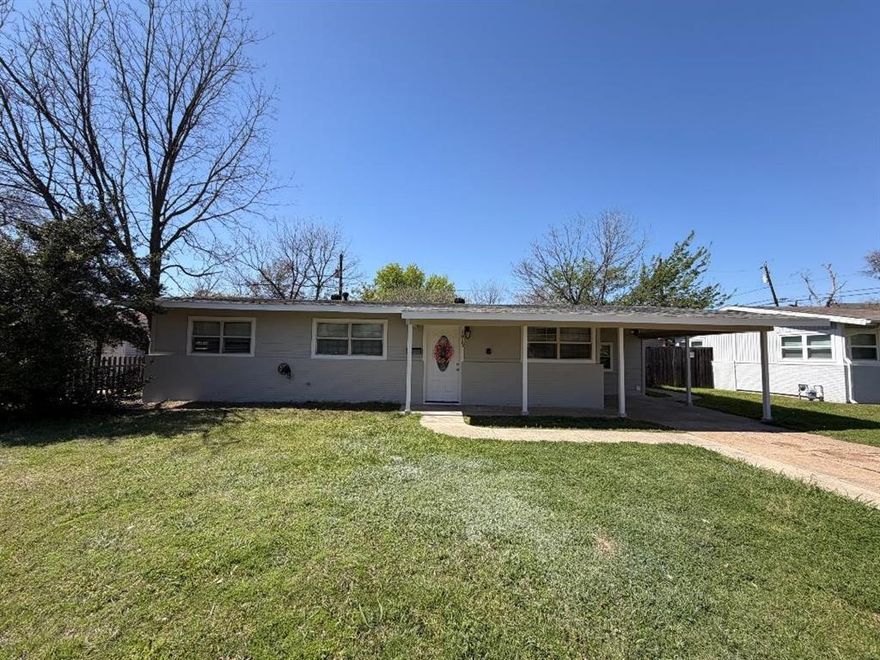Welcome Home! 
This property offers 3-bedrooms, 1-bathroom. This open concept single story property has been freshly painted in and out and ready to move in. 
Easy access to freeways, short drive to DFW airport near shopping and dinning.