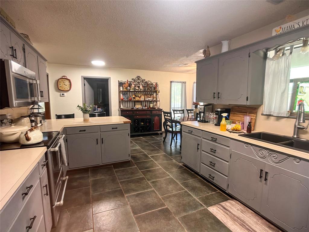 Manuel Madrigal Surv Abs #556 - Residential