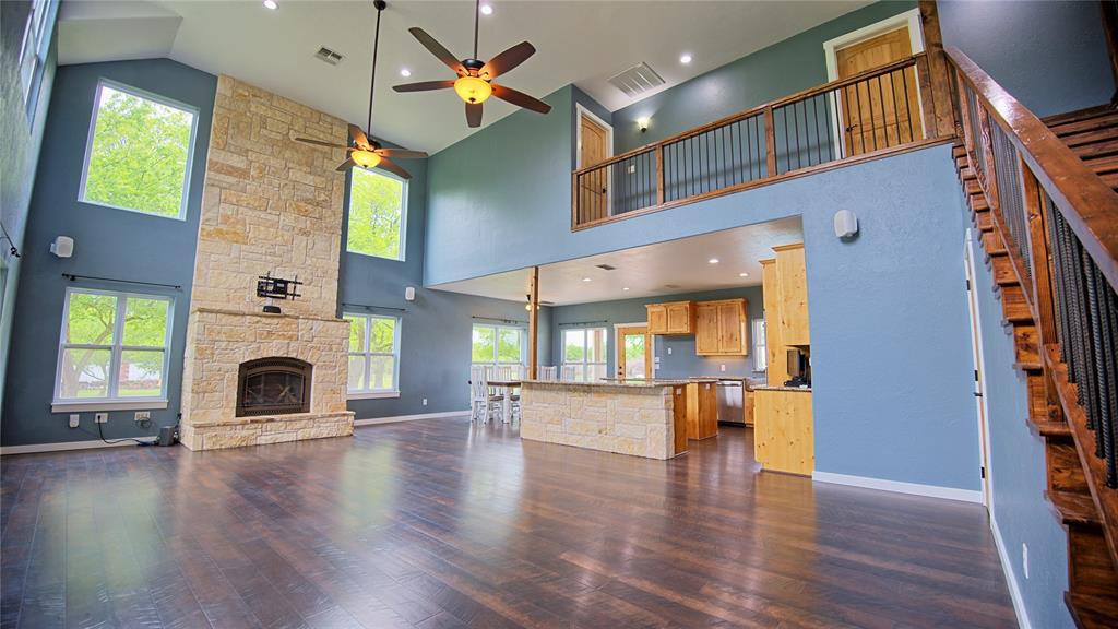 209 E Meadows Street