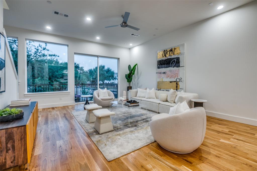 233 N Reserve Lane