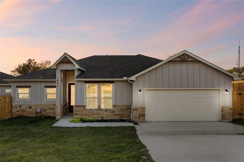 1407 N Rusk Street Weatherford TX 76086