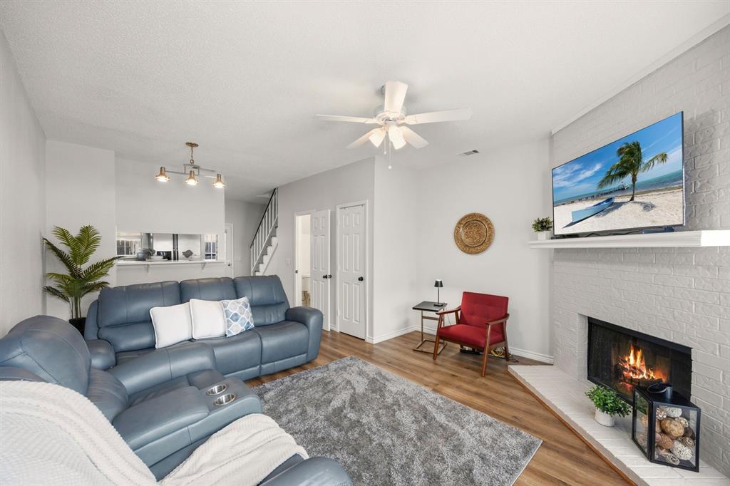 Pheasant Landing #8 - Residential