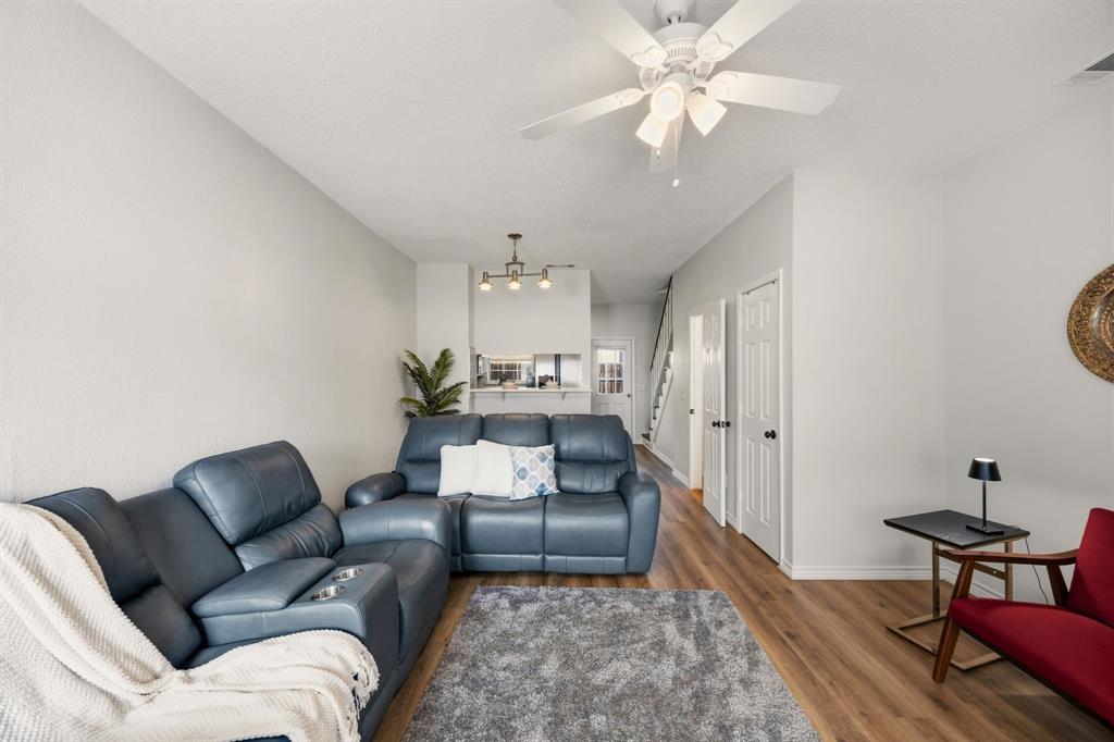 Pheasant Landing #8 - Residential