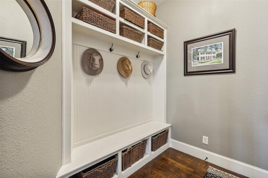 2404 Lilyfield Drive