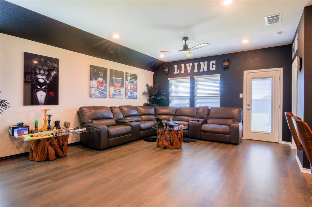 Verandah Ph 4 - Residential