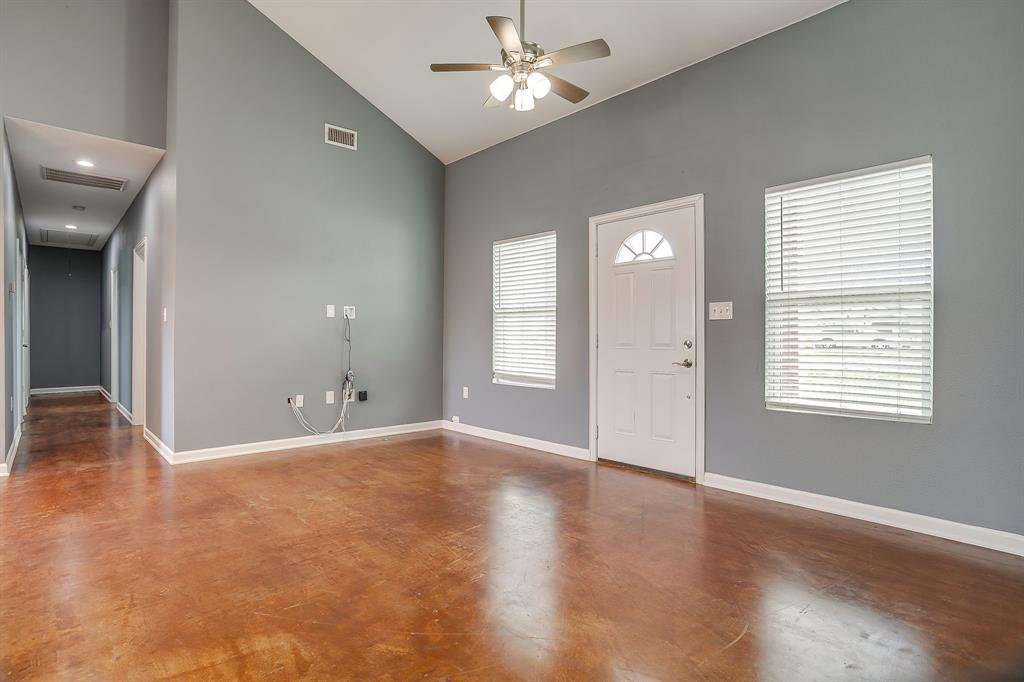 604 S Aquilla Street