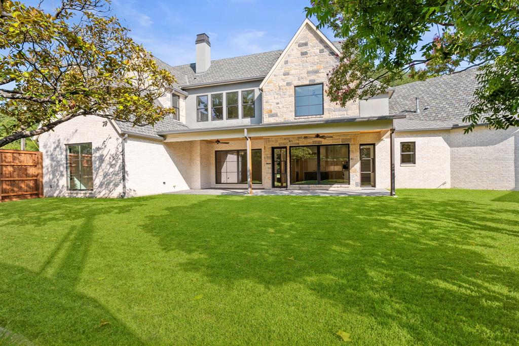 1211 Seminole Drive