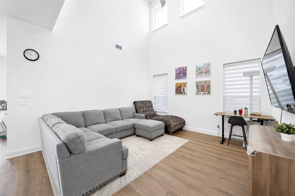 11517 Brompton Drive