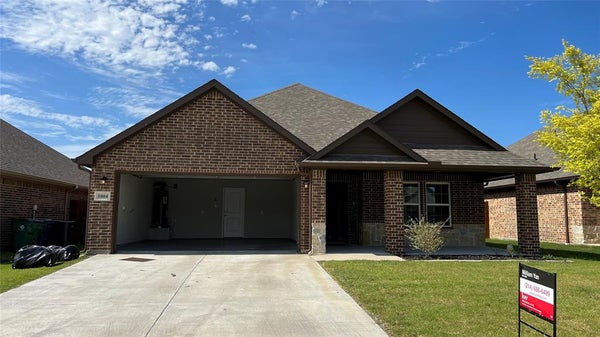 1004 HARDAWAY LN, GREENVILLE, TX 75402 - Image e4e034c1753e2f2f63bd2bb21a2686fe/4211731850