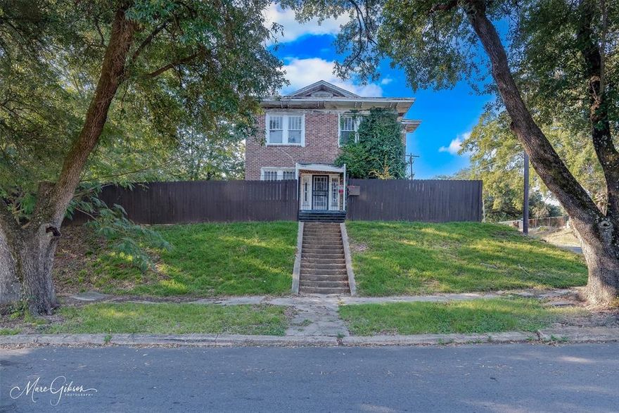 Spacious Home with Endless Potential. This generously sized Highland home offers an abundance of space, natural light and character throughout.  With large bedrooms, multiple living spaces, and a flexible layout, it provide the perfect foundation for creating your dream residence.  Bring your creativity and make this home shine, the potential here is unmatched.