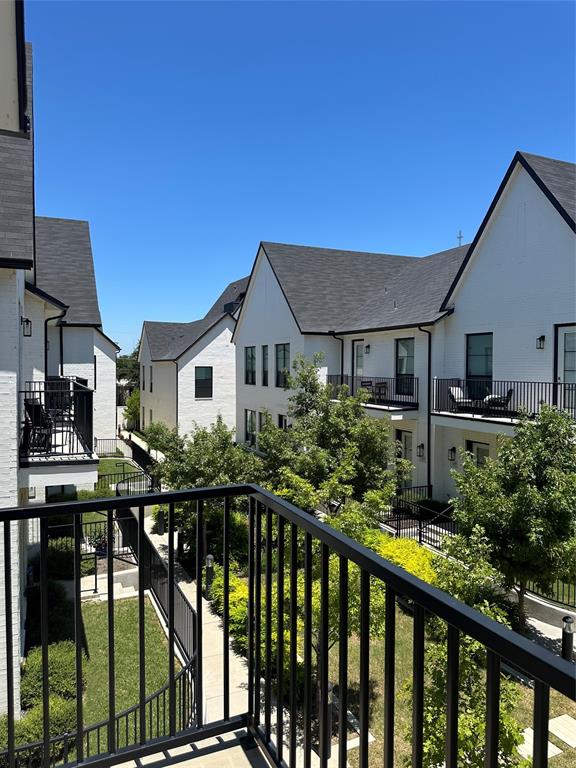 Main 7 Twnhm Add - Residential Lease