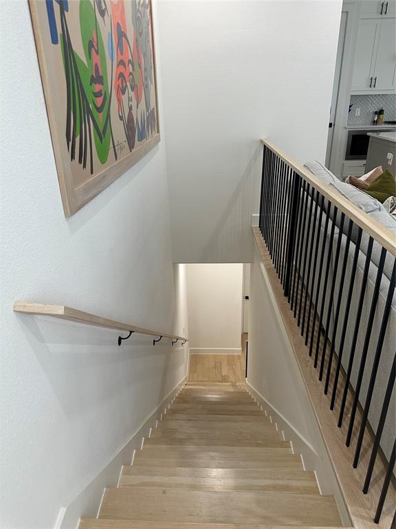 Main 7 Twnhm Add - Residential Lease