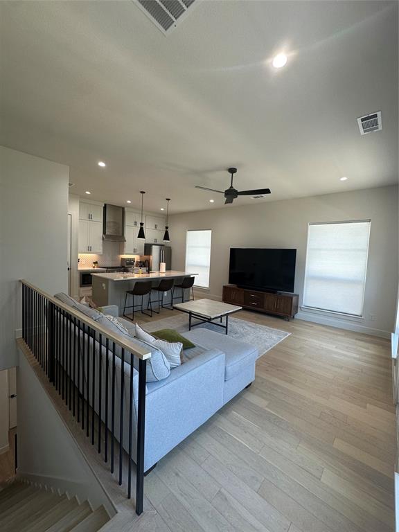 Main 7 Twnhm Add - Residential Lease