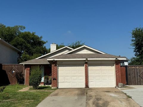 3159 Cross Creek Circle Grand Prairie TX 75052