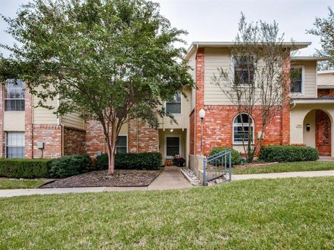 Photo of 1995 Shorewood Drive, Grapevine, TX 76051 (MLS # 21255350)