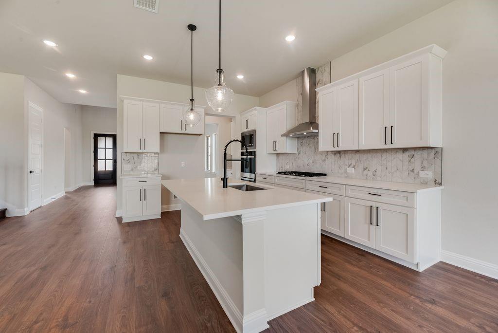 8932 Hyacinth Lane